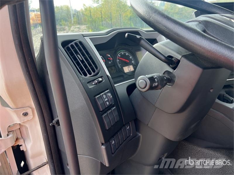 Renault D 210 DTI5 12T 4x2 Camion Frigorifique Refrigerate С температурен контрол
