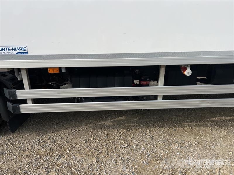 Renault D 210 DTI5 12T 4x2 Camion Frigorifique Refrigerate С температурен контрол