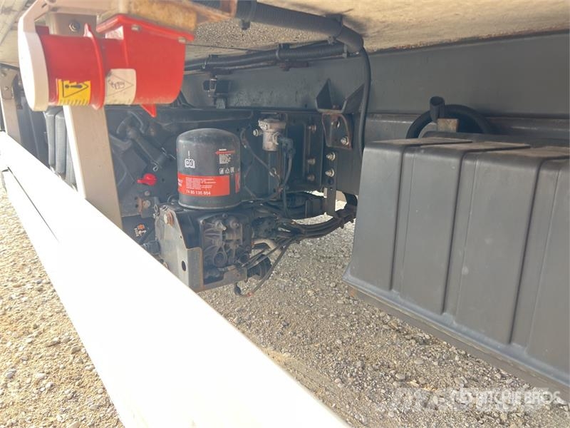 Renault D 210 DTI5 12T 4x2 Camion Frigorifique Refrigerate С температурен контрол