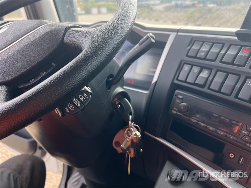 Renault D 210 DTI5 12T 4x2 Camion Frigorifique Refrigerate С температурен контрол