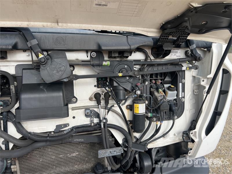 Renault D 210 DTI5 12T 4x2 Camion Frigorifique Refrigerate С температурен контрол