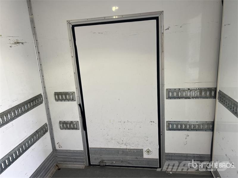 Renault D 210 DTI5 12T 4x2 Camion Frigorifique Refrigerate С температурен контрол