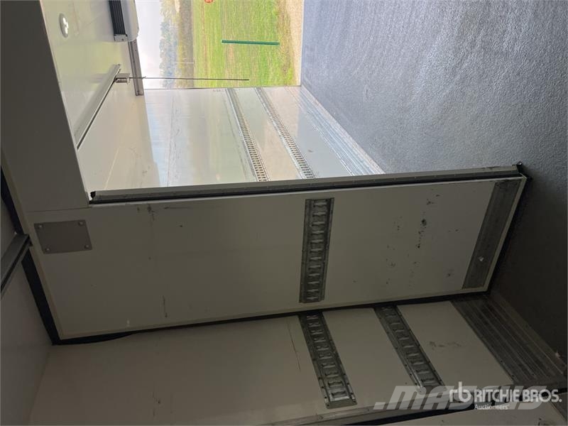 Renault D 210 DTI5 12T 4x2 Camion Frigorifique Refrigerate С температурен контрол