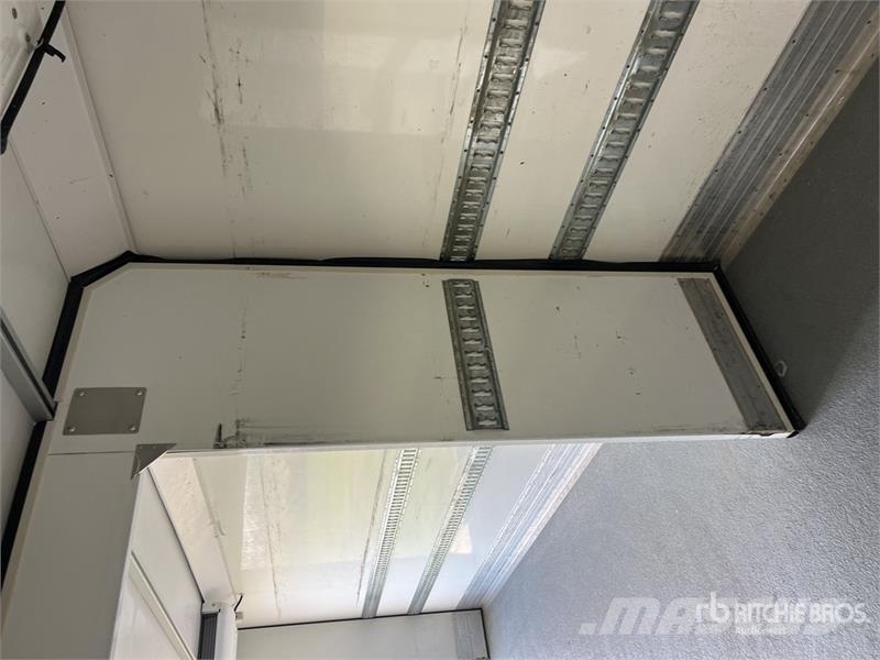 Renault D 210 DTI5 12T 4x2 Camion Frigorifique Refrigerate С температурен контрол