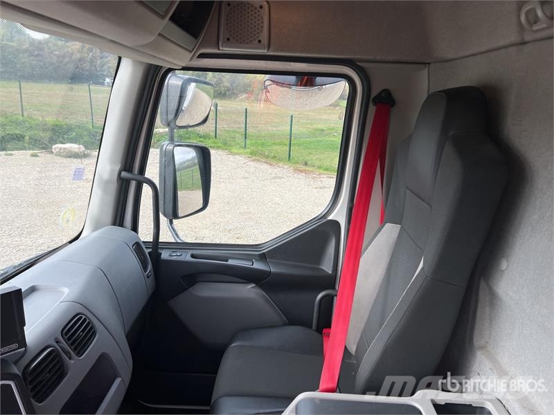 Renault D 210 DTI5 12T 4x2 Camion Frigorifique Refrigerate С температурен контрол
