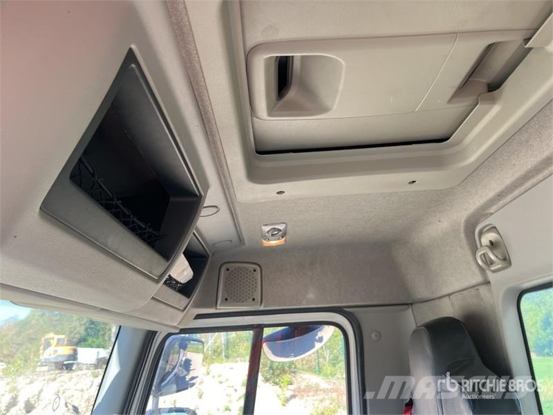 Renault D26.430 6x2 Camion Amplirol Roll-Off Truck Hidraulikus konténerszállító