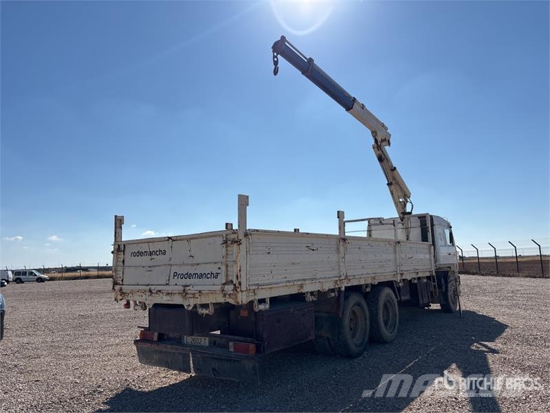 Renault DG-320.26 Flatbed Truck with Crane Автокрани