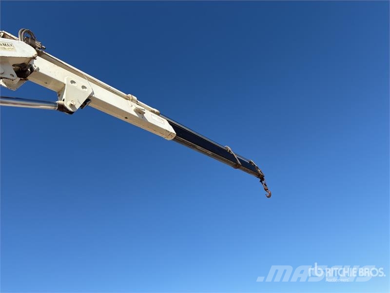 Renault DG-320.26 Flatbed Truck with Crane Автокрани