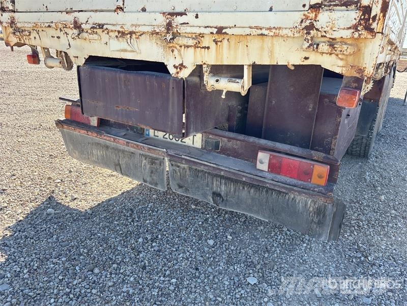 Renault DG-320.26 Flatbed Truck with Crane Автокрани