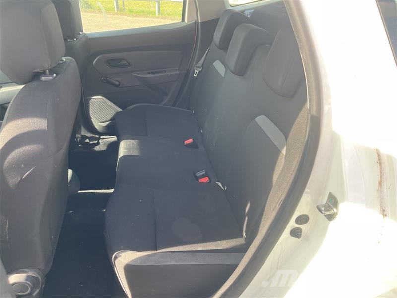 Renault Duster 2 4WD SUV Kistehergépjárművek