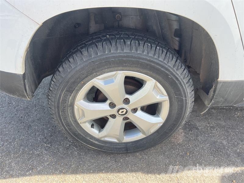 Renault Duster 2 4WD SUV Kistehergépjárművek