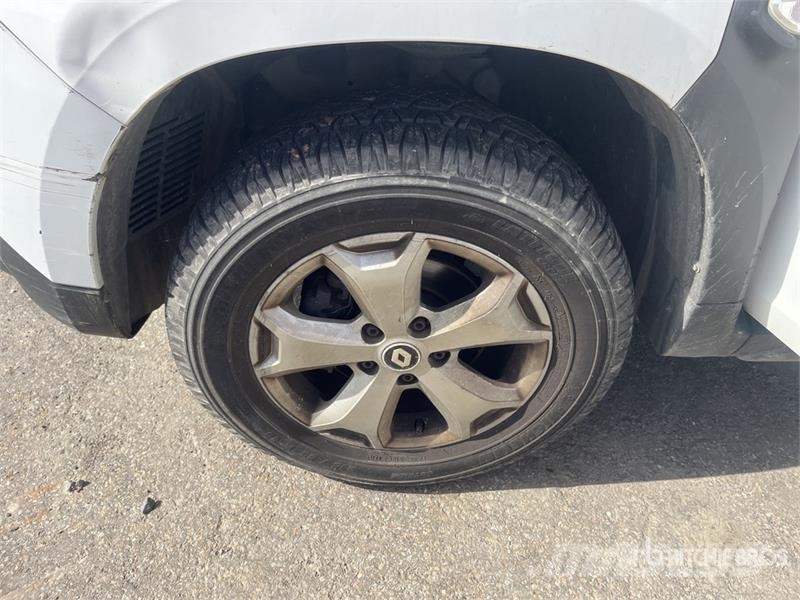 Renault Duster 2 4WD SUV Kistehergépjárművek