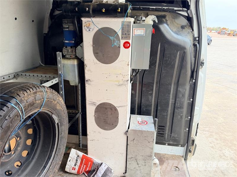 Renault France Elevateur 121FT 10 m on Renault Master Cam 车载式高空作业车
