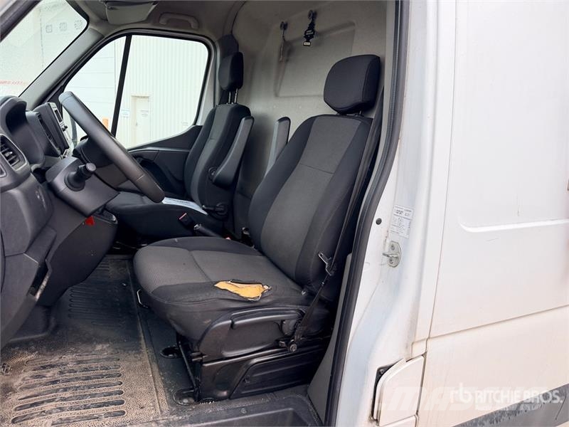 Renault France Elevateur 121FT 10 m on Renault Master Cam 车载式高空作业车