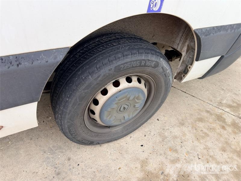 Renault France Elevateur 121FT 10 m on Renault Master Cam 车载式高空作业车