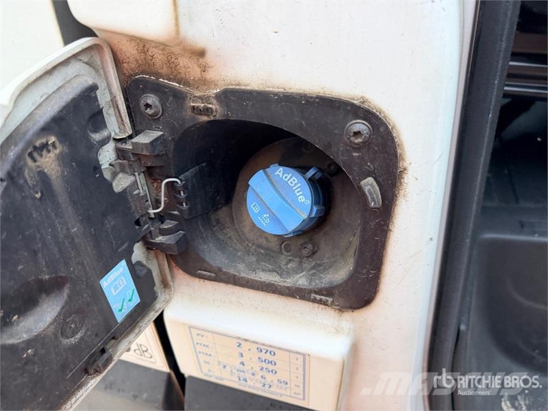 Renault France Elevateur 121FT 10 m on Renault Master Cam 车载式高空作业车