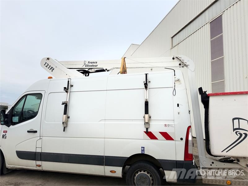 Renault France Elevateur 121FT 10 m on Renault Master Cam 车载式高空作业车
