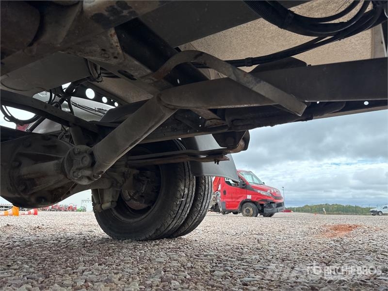 Renault GSR B200T 18 m on Renault Maxity DTI 130 4x2 Nacel Auto korpe