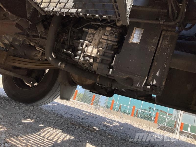 Renault Hiab 288-E 8800 kg Knuckle Boom on Renault Premiu Żurawie samochodowe