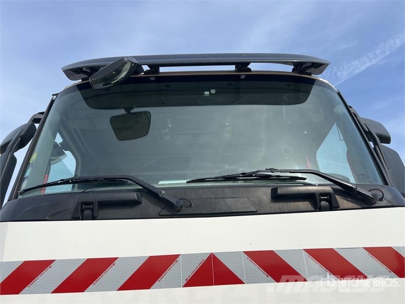 Renault K 480 8x4 Camion Benne remorquant Tri/A Dump Truck Billenő teherautók