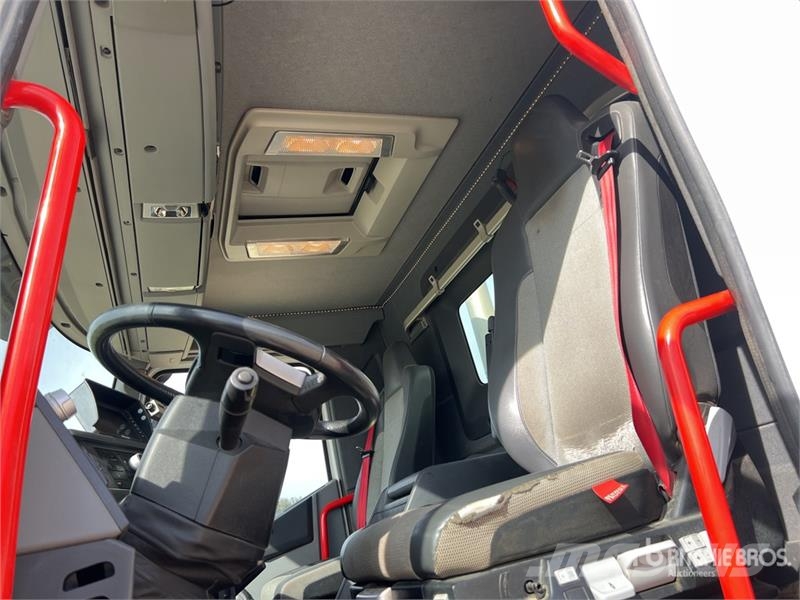 Renault K 480 8x4 Camion Benne remorquant Tri/A Dump Truck Billenő teherautók