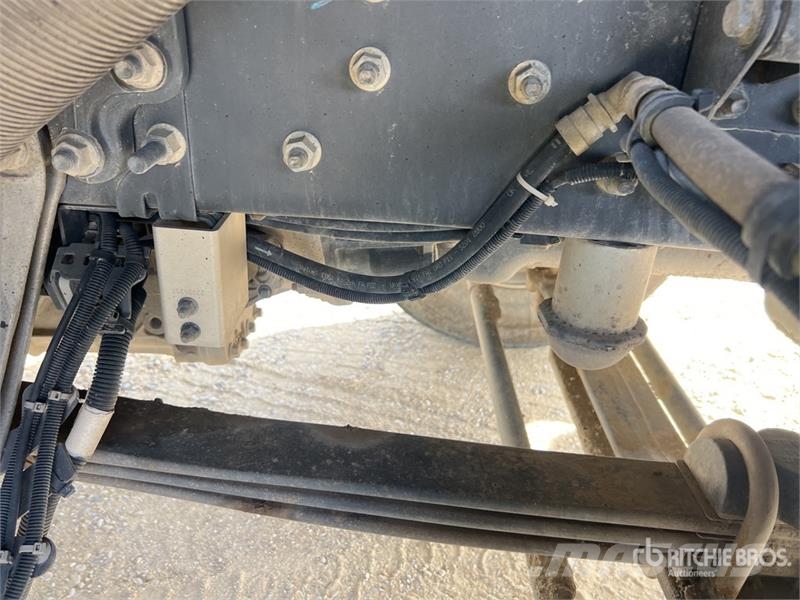 Renault K 480 8x4 Camion Benne remorquant Tri/A Dump Truck Billenő teherautók