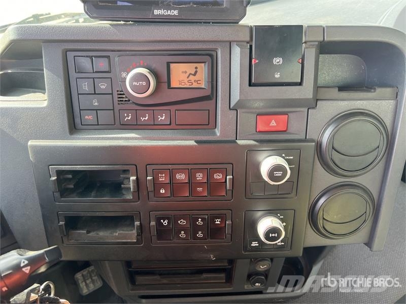 Renault K 480 8x4 Camion Benne remorquant Tri/A Dump Truck Billenő teherautók
