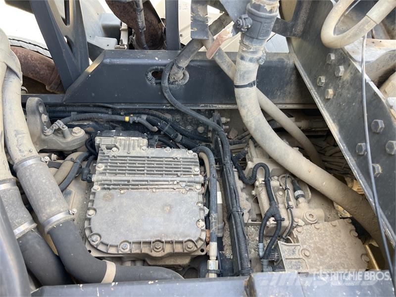 Renault K 480 8x4 Camion Benne remorquant Tri/A Dump Truck Billenő teherautók