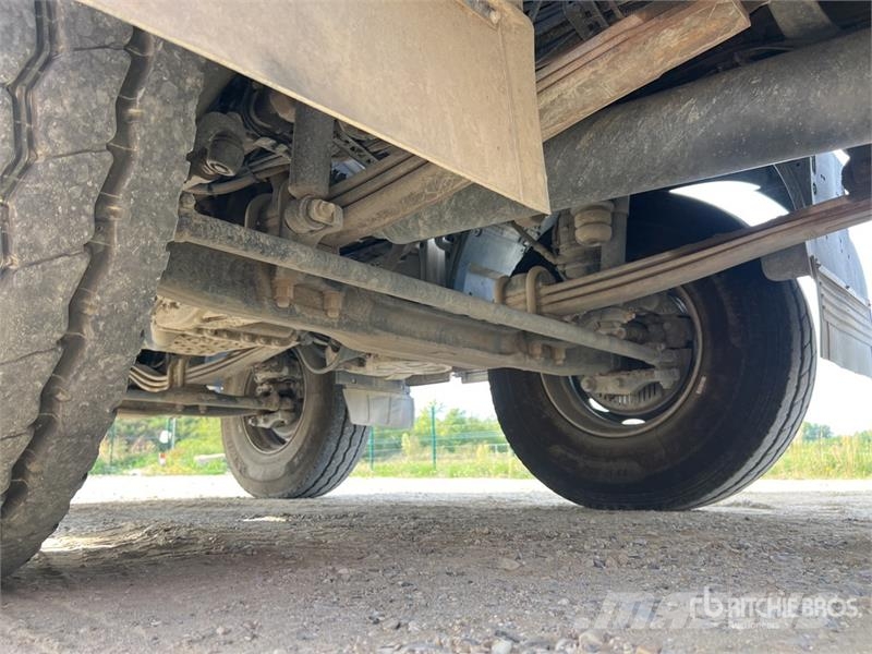 Renault K 480 8x4 Camion Benne remorquant Tri/A Dump Truck Billenő teherautók