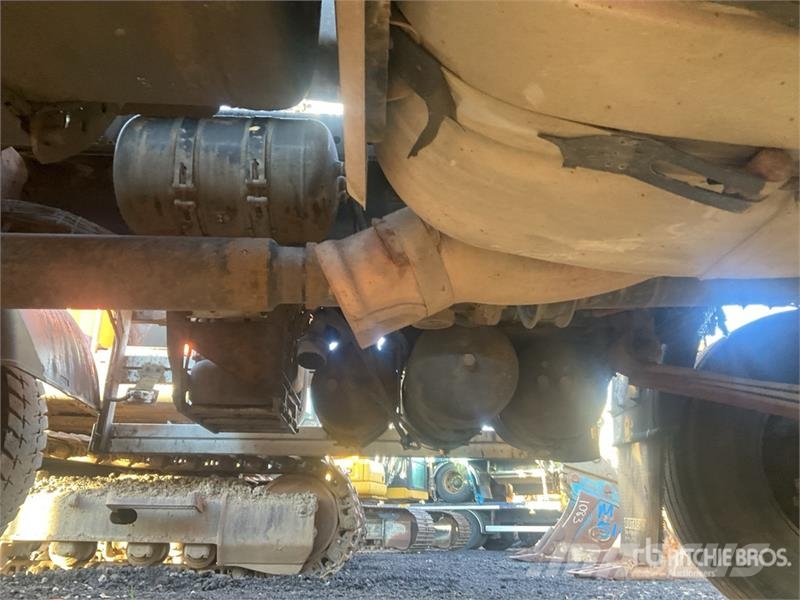 Renault K430 8x4 Twin-Steer Crew Cab Hooklift Truck Sunkvežimiai su keliamuoju kabliu