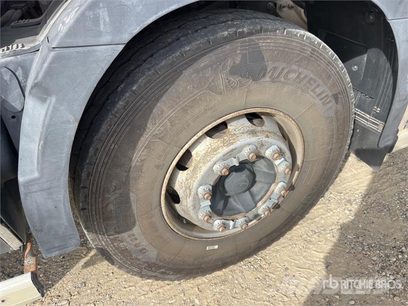 Renault K480 8x4 Camion Benne Tri/A Dump Truck Camion benne