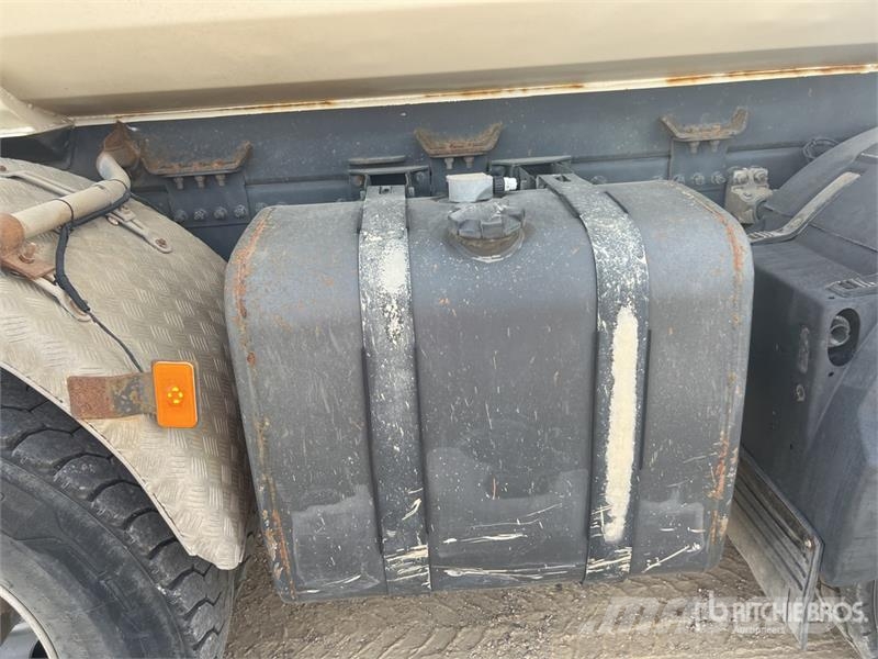 Renault K480 8x4 Camion Benne Tri/A Dump Truck Camion benne