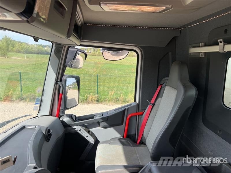 Renault K480 8x4 Camion Benne Tri/A Dump Truck Camion benne