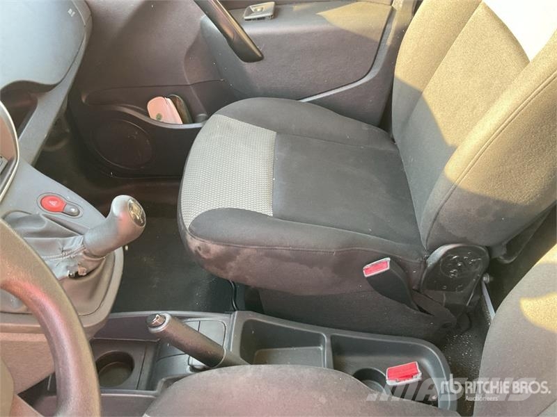 Renault Kangoo Cargo Van Изотермический фургон