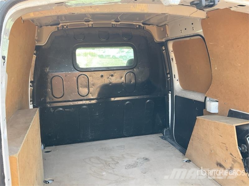 Renault Kangoo Cargo Van Изотермический фургон