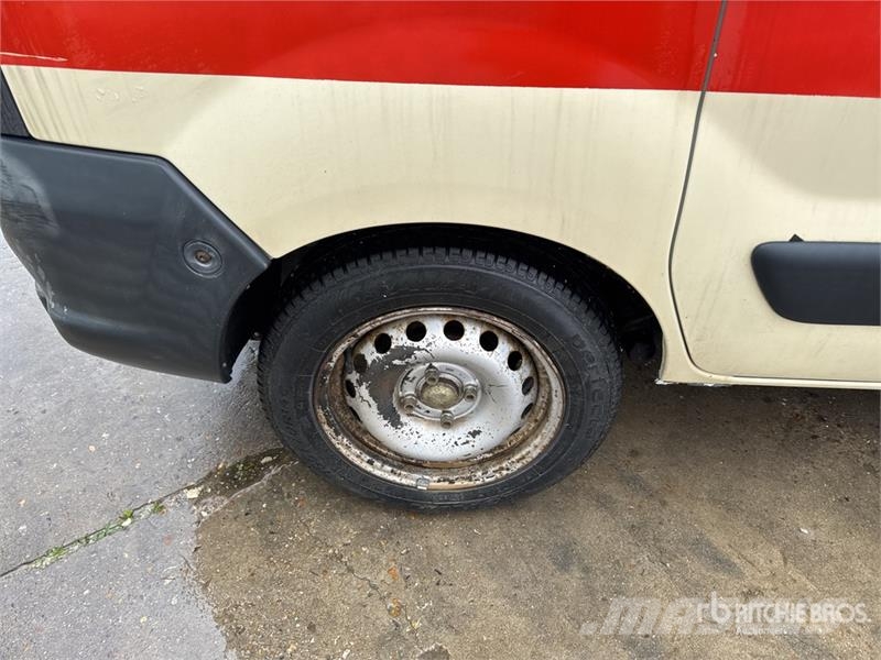 Renault Kangoo dCi 70 Vehicule Utilitaire Cargo Van (Inope Gesloten bedrijfswagens