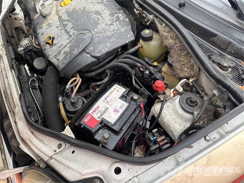 Renault Kangoo dCi 70 Vehicule Utilitaire Cargo Van (Inope Gesloten bedrijfswagens