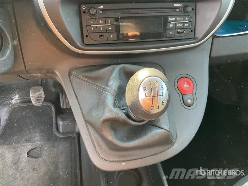 Renault Kangoo Service Cargo Van شاحنة مقفلة