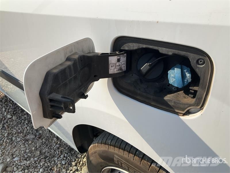 Renault Kangoo Service Cargo Van شاحنة مقفلة