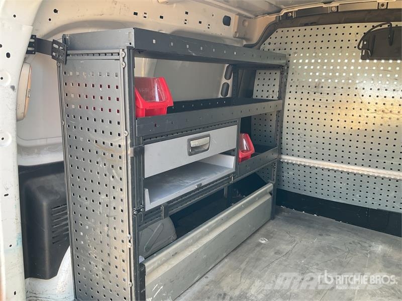 Renault Kangoo Service Cargo Van شاحنة مقفلة