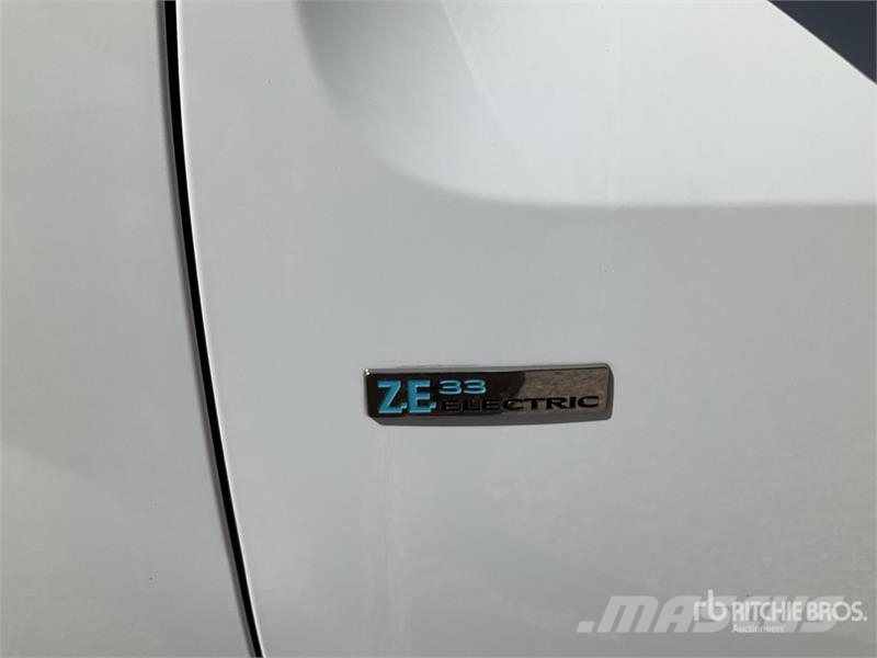 Renault Kangoo ZE Electric Cargo Van Dodávky