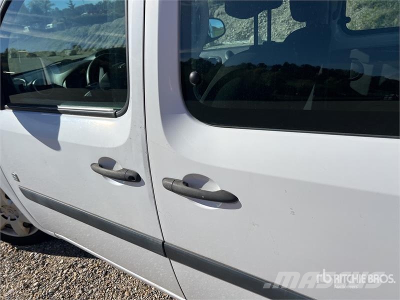 Renault Kangoo ZE Vehicule Utilitaire Cargo Van Dostavna vozila / kombiji