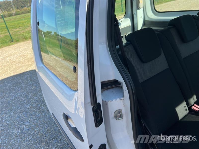 Renault Kangoo ZE Vehicule Utilitaire Cargo Van Dostavna vozila / kombiji