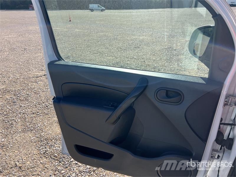 Renault Kangoo ZE Vehicule Utilitaire Cargo Van Dostavna vozila / kombiji