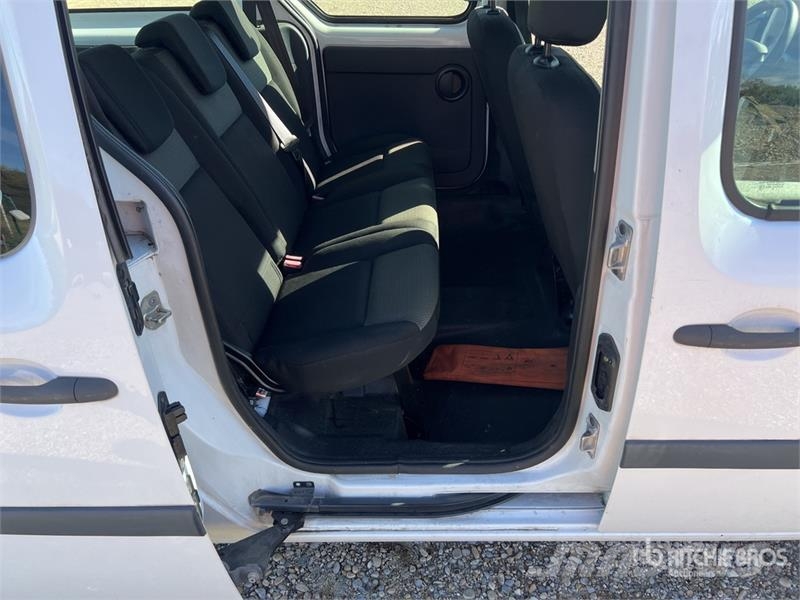 Renault Kangoo ZE Vehicule Utilitaire Cargo Van Dostavna vozila / kombiji