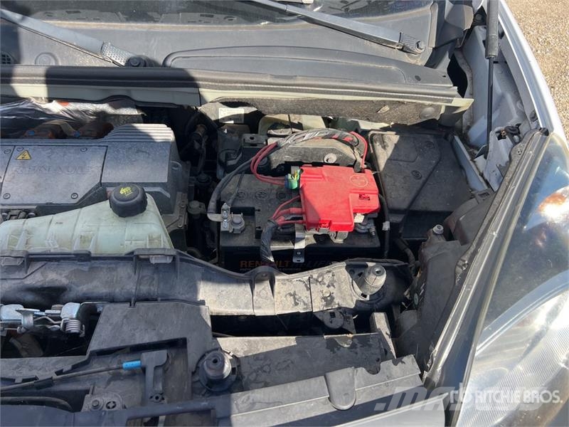 Renault Kangoo ZE Vehicule Utilitaire Cargo Van Dostavna vozila / kombiji