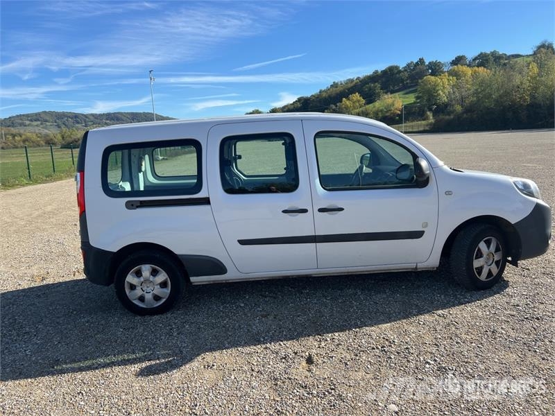 Renault Kangoo ZE Vehicule Utilitaire Cargo Van Dostavna vozila / kombiji