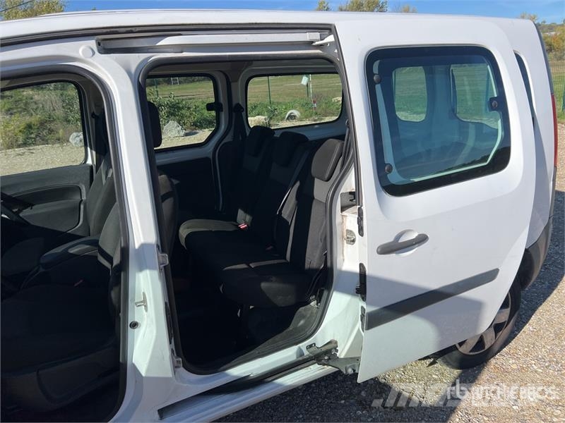 Renault Kangoo ZE Vehicule Utilitaire Cargo Van Dostavna vozila / kombiji