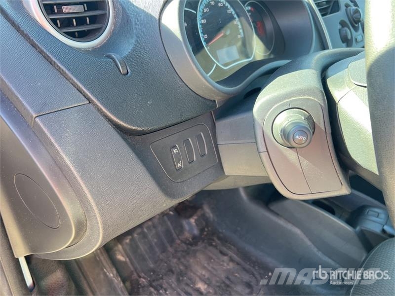 Renault Kangoo ZE Vehicule Utilitaire Cargo Van Dostavna vozila / kombiji