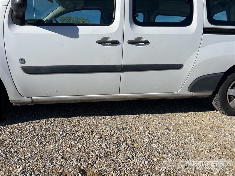 Renault Kangoo ZE Vehicule Utilitaire Cargo Van Dostavna vozila / kombiji